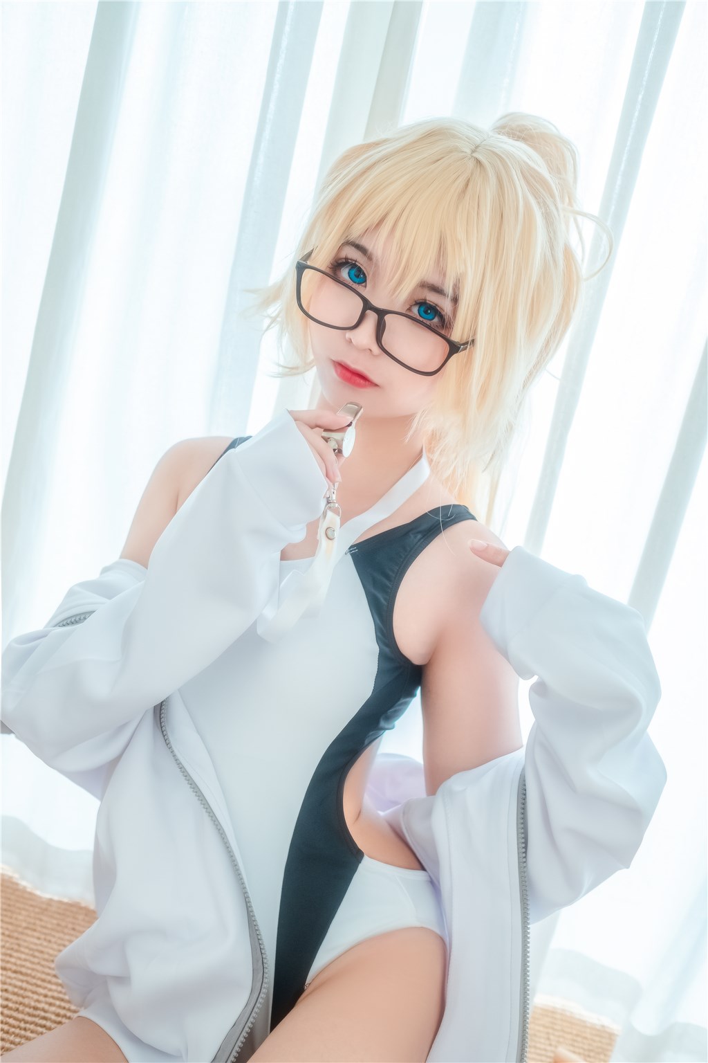 吃瓜资讯独家揭秘：记录下明星私会中低语中的每个撩人细节，令人神往